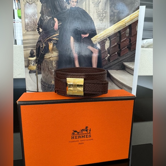 LOT 2235 18K gold plated HERMES vintage Artemis brown leather bracelet - Picture 8 of 12